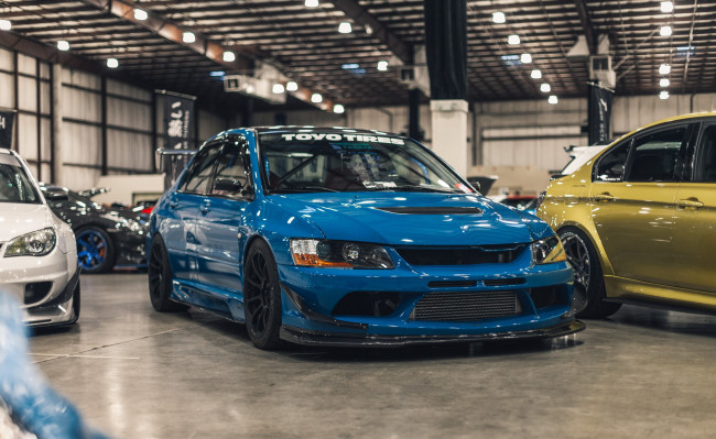 Обои картинки фото автомобили, выставки и уличные фото, mitsubishi, blue, lancer, evolution, stance, stancenation