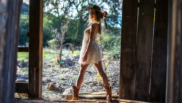 Картинка девушки -+девушки+с+оружием красивая девушка