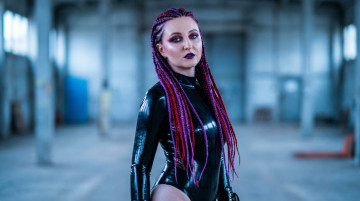 Картинка красивая+девушка девушки -+рыжеволосые+и+разноцветные девушка женщина разноцветная сексуальная модель звезда позирует разная обувь верхняя стильная одежда нижнее эротическое бельё трусы лифчик аксессуары макияж колготки чулки и множество элементов на фотографии