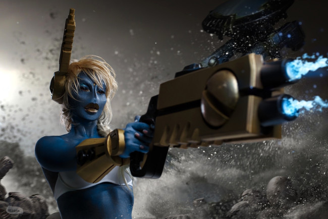 Обои картинки фото девушки, анна шаховская, образ, косплей, наряд, костюм, оружие