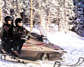 Картинка мотоциклы снегоходы