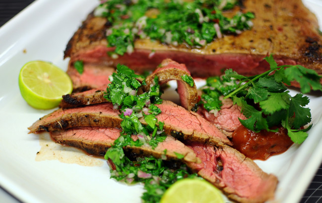 Обои картинки фото еда, мясные блюда, лайм, ветчина, петрушка