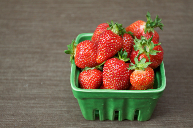 Обои картинки фото еда, клубника,  земляника