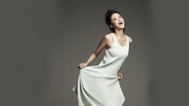 Обои картинки фото zhang xin yi, девушки, азиатка, модель, девушка, взгляд, фон