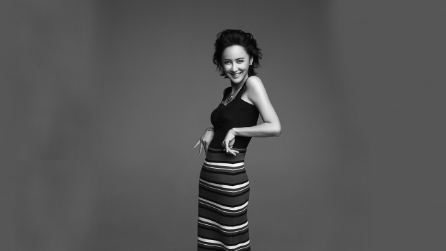 Обои картинки фото zhang xin yi, девушки, девушка, модель, азиатка, фон, взгляд