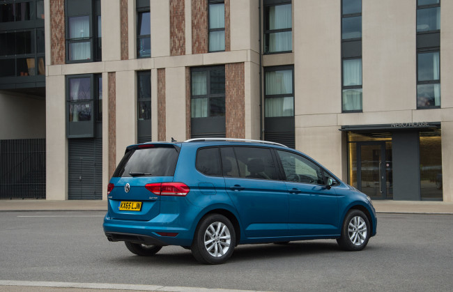 Обои картинки фото автомобили, volkswagen, uk-spec, 2015г, touran