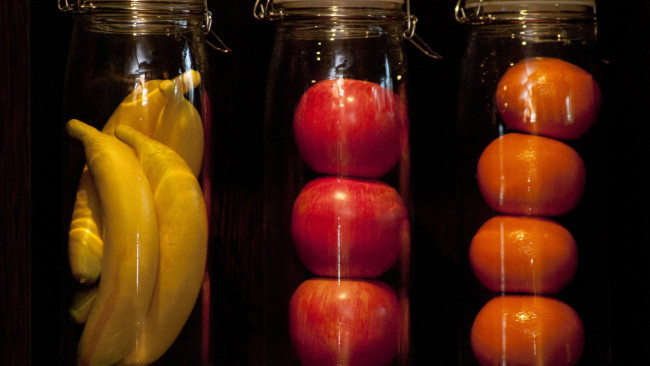 Обои картинки фото еда, фрукты,  ягоды, банан, яблоко, мандарин