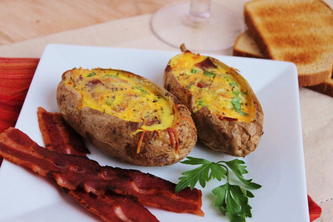 Обои картинки фото еда, картофель, бекон, фаршированный