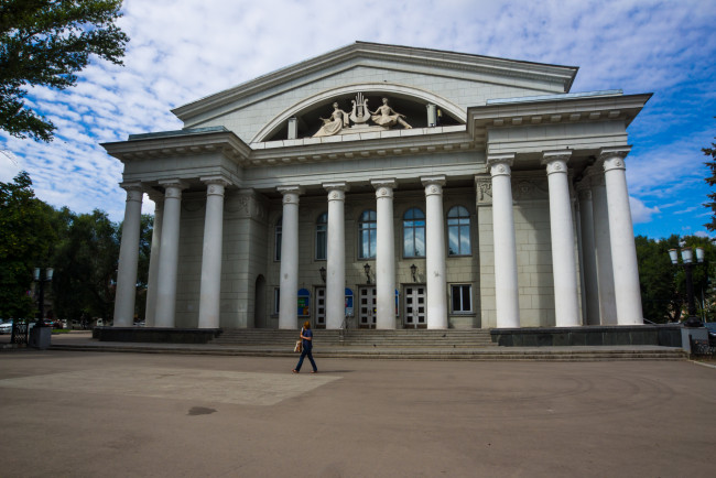 Обои картинки фото города, - исторические,  архитектурные памятники, cаратовский, академический, театр, оперы, и, балета, основанный, в, 1875, году, улица, театральная