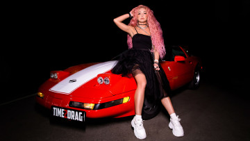 Картинка автомобили -авто+с+девушками красивая девушка авто