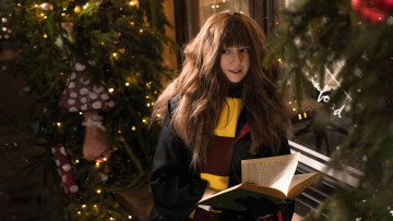 обоя tomka violea, девушки, - креатив,  косплей, образ, костюм, косплей, ёлка, книги