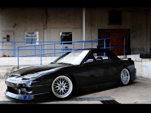 Картинка автомобили nissan datsun