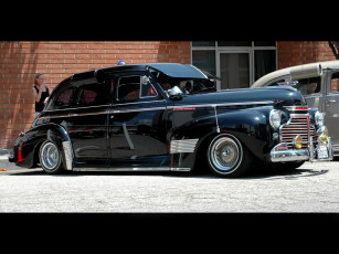 Картинка автомобили выставки уличные фото