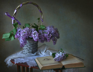Картинка цветы сирень книга корзинка
