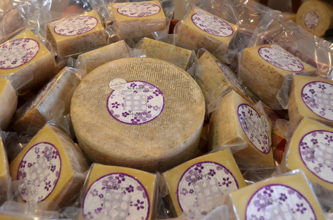 Обои картинки фото serrat casa mateu, еда, сырные изделия, сыр