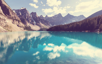 Картинка природа реки озера canada banff national park moraine lake лес озеро landscape