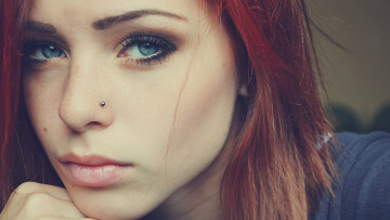 Картинка девушки lana+branishti веснушки пирсинг рыжая лицо