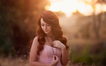 Картинка девушки -unsort+ рыжеволосые+и+другие природа декольте цепочка улыбка рыжая