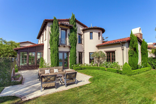 Обои картинки фото города, - здания,  дома, особняк, лужайка