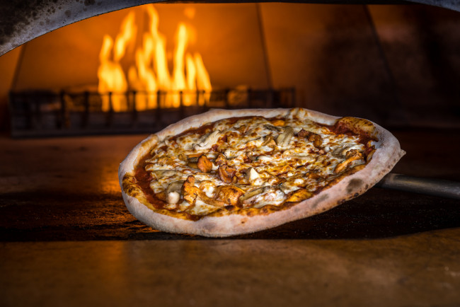 Обои картинки фото еда, пицца, снедь