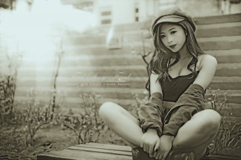 Картинка календари компьютерный+дизайн женщина азиатка calendar девушка взгляд кепка улица 2020