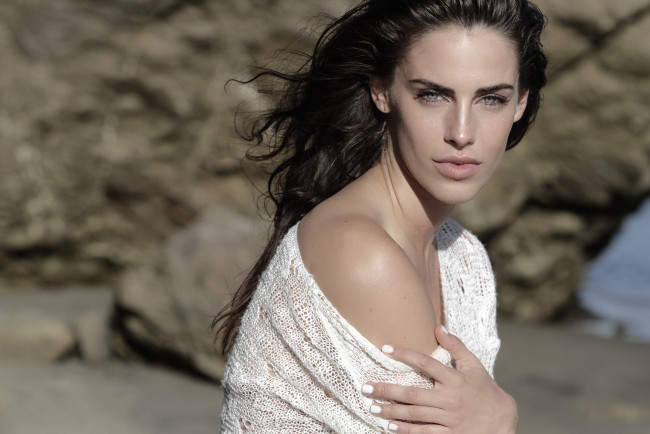 Обои картинки фото jessica lowndes, девушки, брюнетка, актриса, модель, девушка, jessica, lowndes, канада, певица, красотка