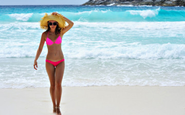 Картинка девушки -+брюнетки +шатенки море волны брюнетка шляпа бикини