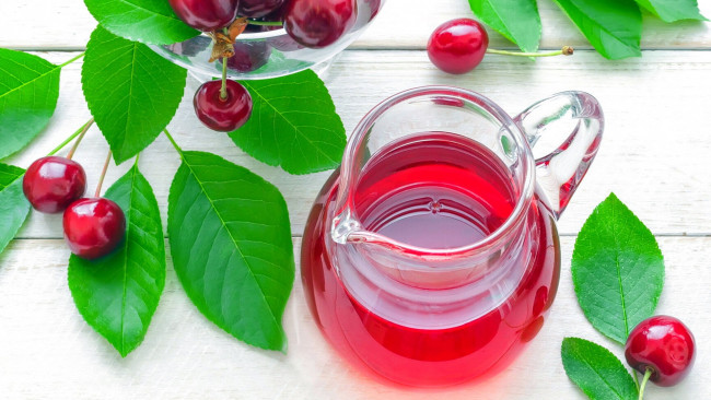 Обои картинки фото еда, напитки, кувшин, компот, вишневый, вишни