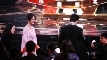 Картинка разное знаменитости сяо чжань актеры зал люди сцена