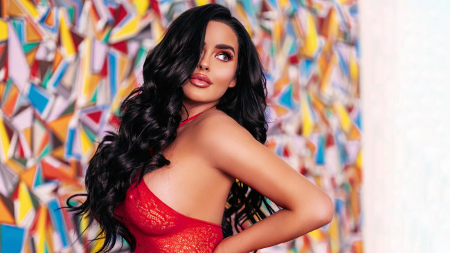 Обои картинки фото девушки, abigail ratchford, брюнетка, бюст
