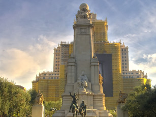 Картинка города памятники скульптуры арт объекты