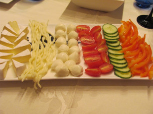 Картинка еда салаты закуски сыр перец помидоры огурцы томаты