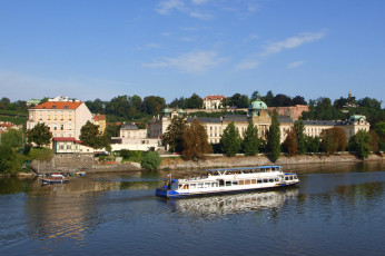 Картинка корабли теплоходы Чехия влтава