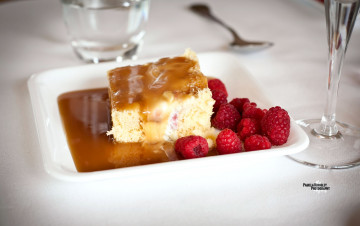 Картинка еда пирожные кексы печенье пирожное малина карамель