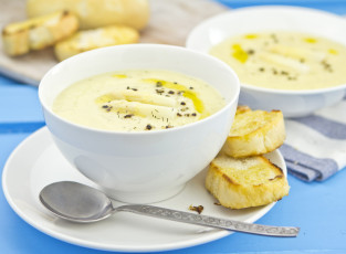 Картинка еда первые+блюда фон посуда ложки первое блюдо крем суп гренки