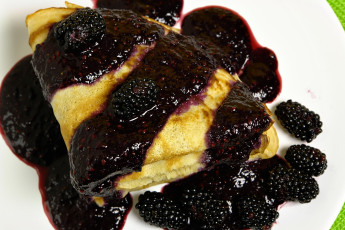 Картинка еда блины +оладьи ежевика варенье