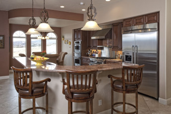 Картинка интерьер кухня стулья