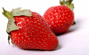 Картинка еда клубника +земляника красная белый фон