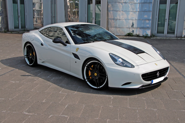 Обои картинки фото 2010 ferrari california, автомобили, ferrari, белый, california