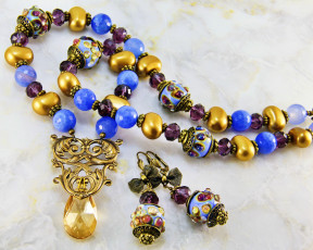 Картинка разное украшения +аксессуары +веера бусы серьги ожерелье бижутерия фон украшение