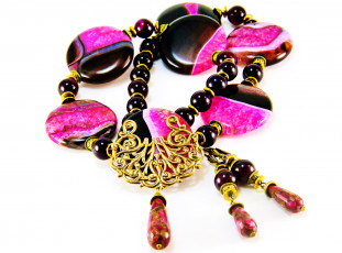 Картинка разное украшения +аксессуары +веера фон украшение бижутерия ожерелье серьги бусы