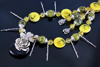 Картинка разное украшения +аксессуары +веера бусы серьги бижутерия фон украшение ожерелье