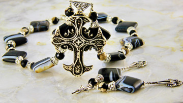 Картинка разное украшения +аксессуары +веера бусы ожерелье бижутерия украшение фон серьги