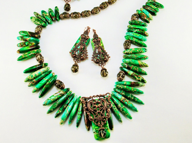 Обои картинки фото разное, украшения,  аксессуары,  веера, бусы, серьги, ожерелье, бижутерия, украшение, фон