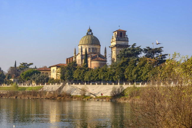 Обои картинки фото  giorgio a verona, города, верона , италия, купола
