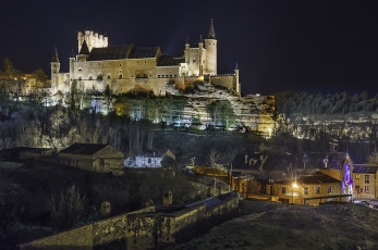 Картинка alcazar+noche города -+огни+ночного+города простор