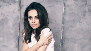 Картинка девушки mila+kunis брюнетка лицо