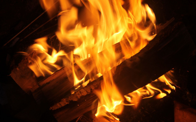Обои картинки фото природа, огонь, пламя, поленья