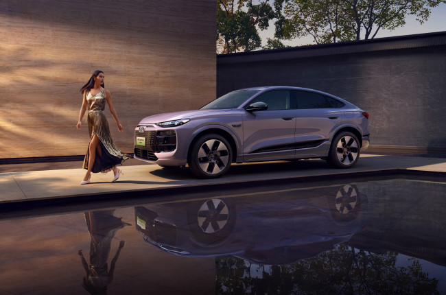 Обои картинки фото автомобили, -авто с девушками, audi