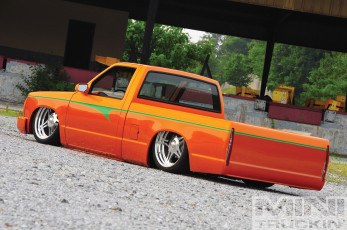 Картинка автомобили custom pick up chevy
